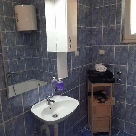 2 Apartment *