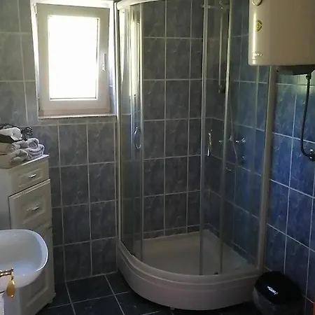 2 Apartment *